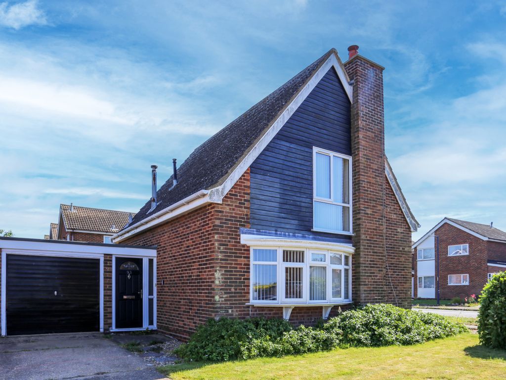 2 bed detached bungalow for sale in Roman Way, Old Felixstowe