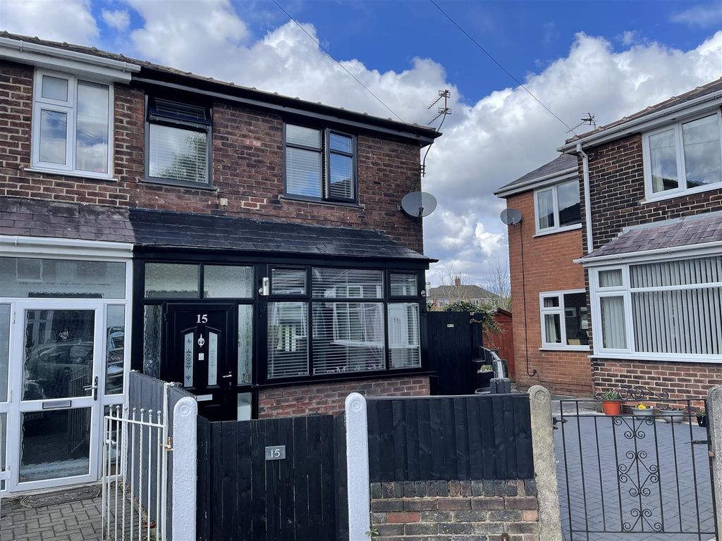3 bed property for sale in Menston Avenue, Manchester M40 Zoopla
