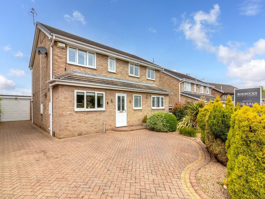 5 bed detached house for sale in Harden Close, Pogmoor, Barnsley S75