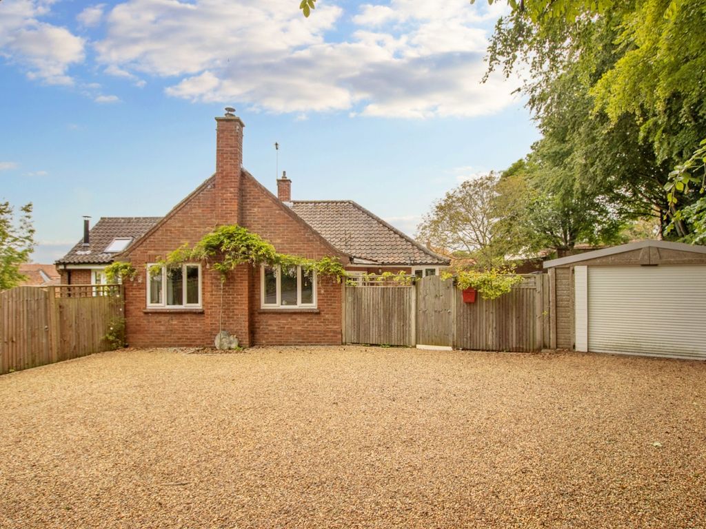 4 bed detached bungalow for sale in Oak Street, Fakenham NR21 Zoopla