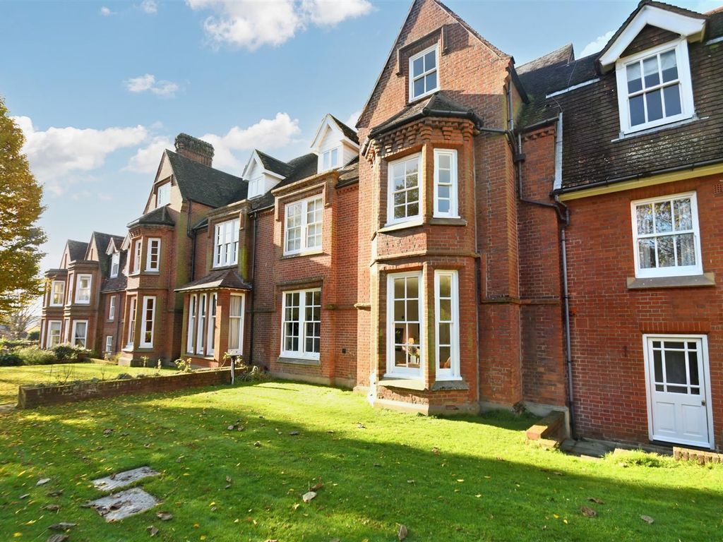 3 bed flat for sale in Henley Road, Ipswich IP1, £220,000 Zoopla