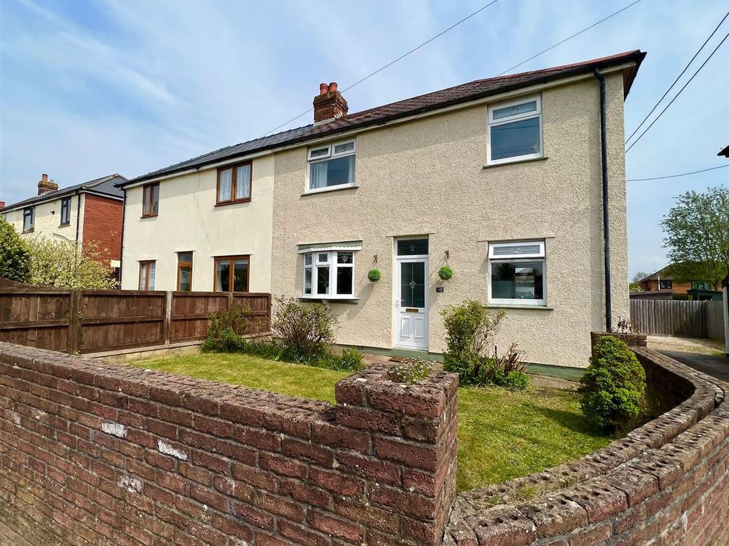 3 bed semidetached house for sale in Newport Road, Caldicot NP26 Zoopla