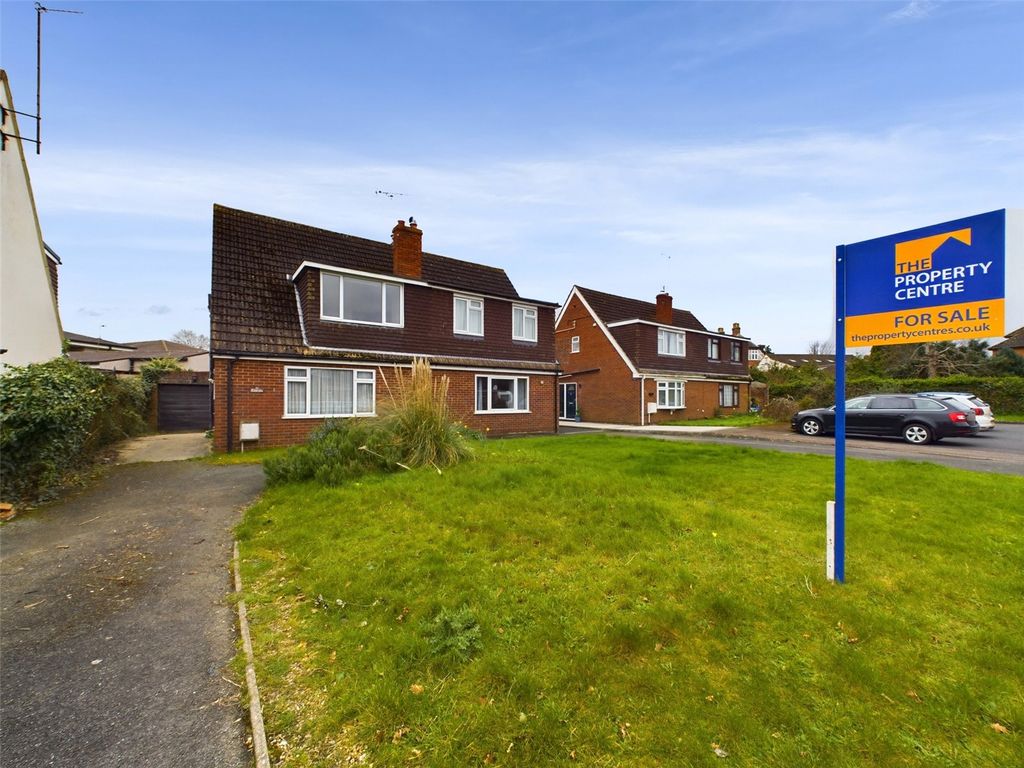 3 bed semidetached house for sale in Cavendish Avenue, Churchdown