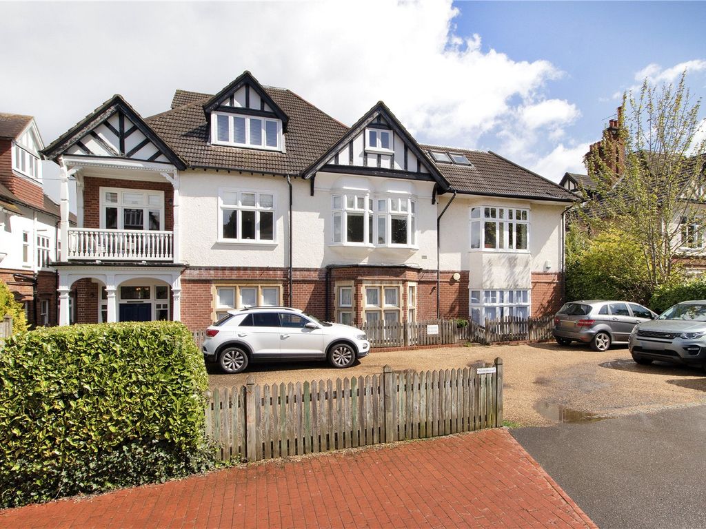2 bed flat for sale in Warwick Park, Tunbridge Wells, Kent TN2, £
