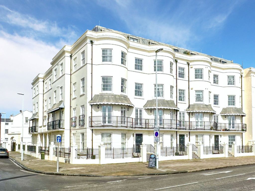 2 bed flat to rent in Nautilus, Marine Parade, Worthing, West Sussex