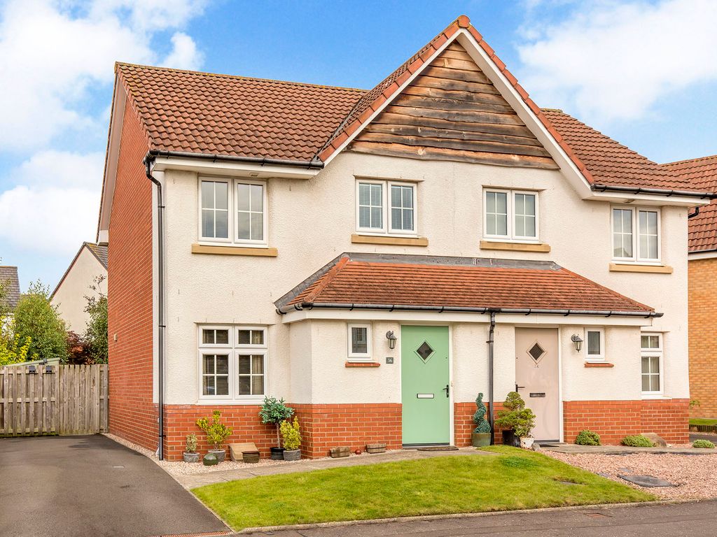 3 bed semidetached house for sale in 36 Middlebank Avenue, Dunfermline