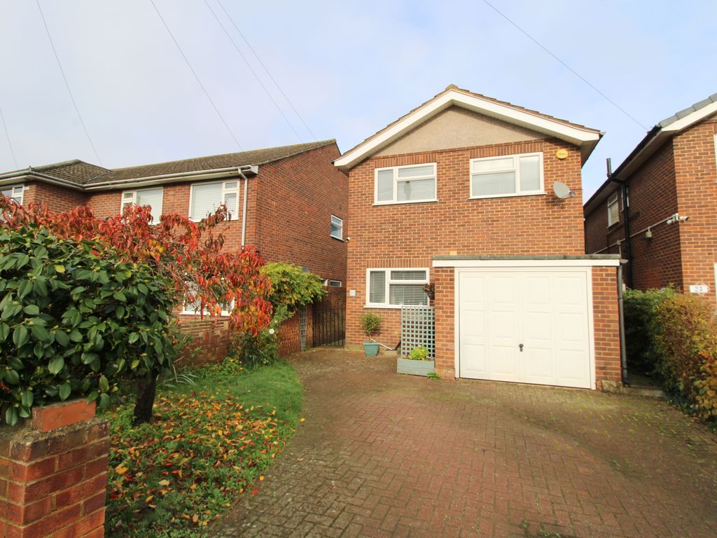 Chesterfield Road, Ashford TW15  