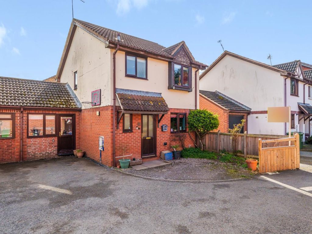3 bed semidetached house for sale in Middlemarsh, Leominster HR6, £