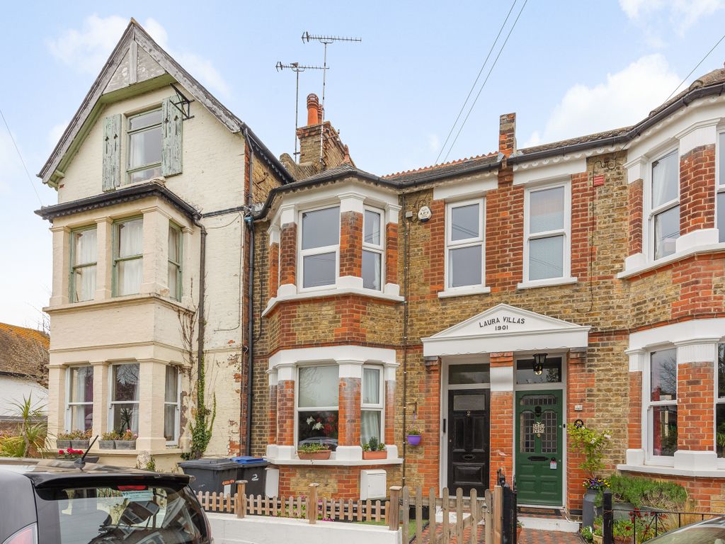 2 bed flat for sale in Oxenden Square, Herne Bay CT6, £200,000 Zoopla