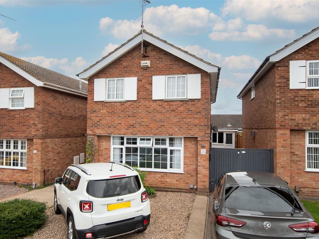 4 bed detached house for sale in Somerford Road, Wellingborough NN8, £