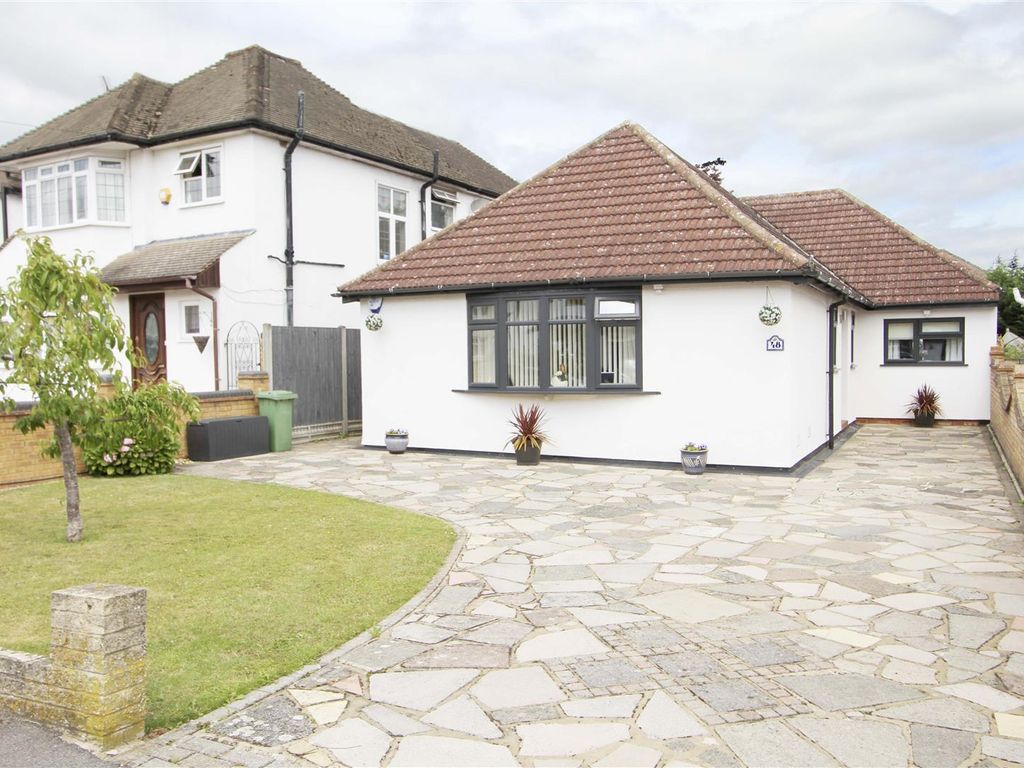 3 bed detached bungalow for sale in Tudor Way, Hillingdon UB10 Zoopla