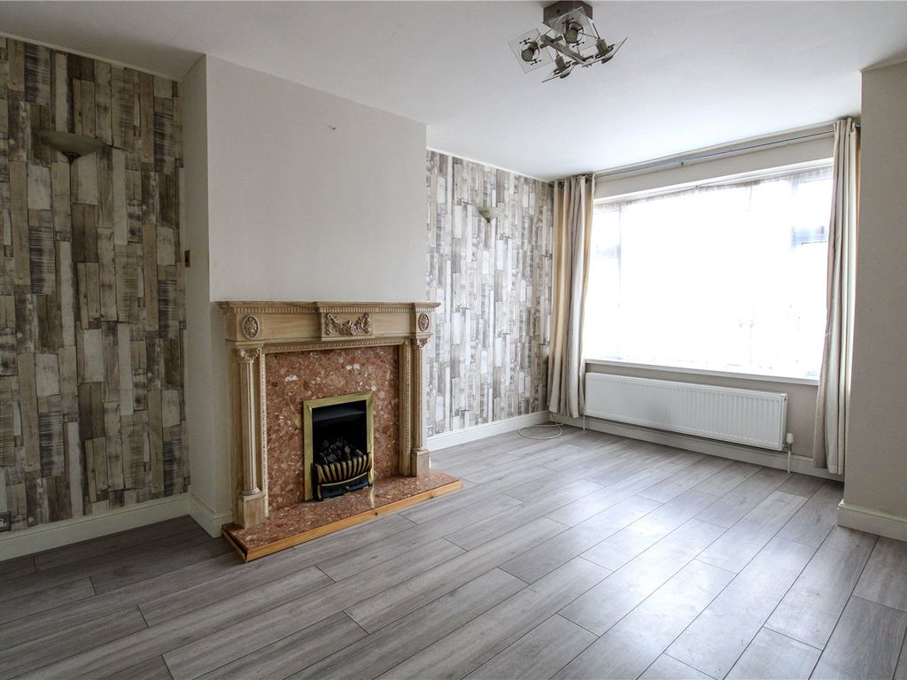 3 bed terraced house to rent in Wharncliffe Gardens, Whitchurch