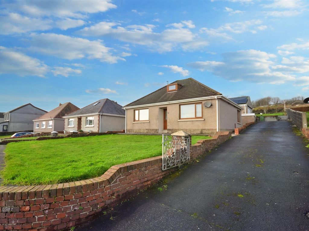 3 bed detached bungalow for sale in Greenfield Terrace, Pontyberem