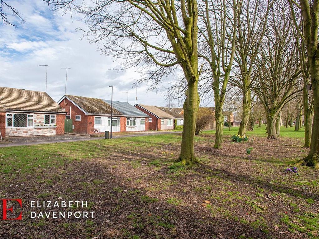 2 bed semidetached bungalow for sale in Harvester Close, Binley