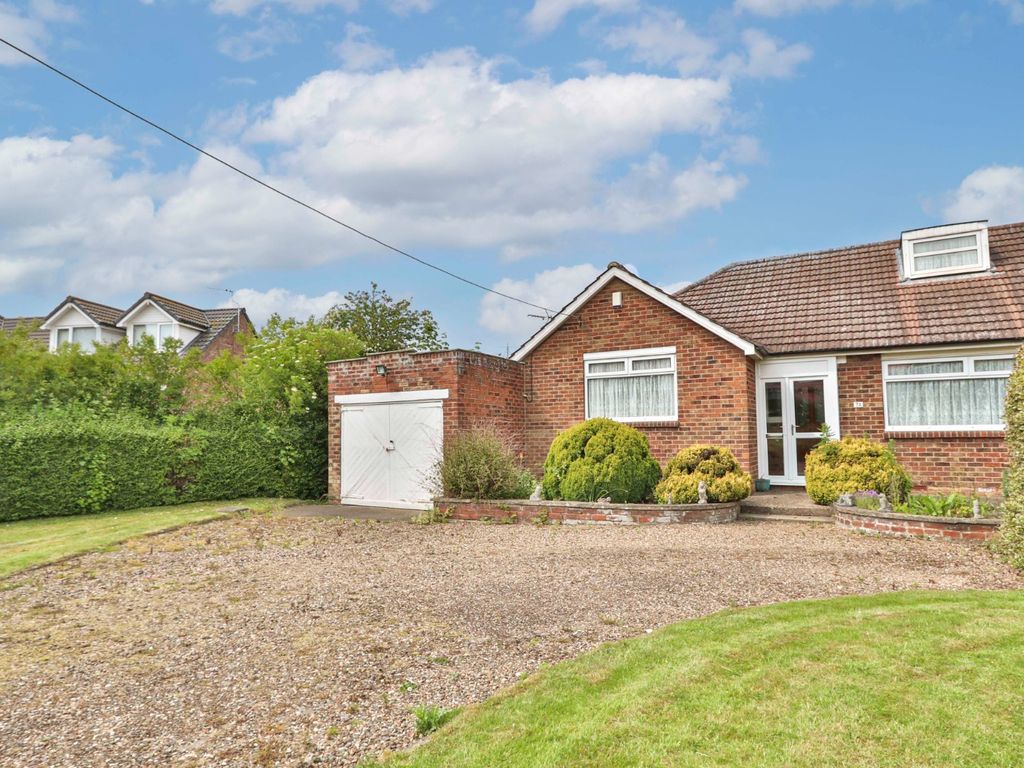 2 bed detached house for sale in Sproatley Road, Preston, Hull HU12, £