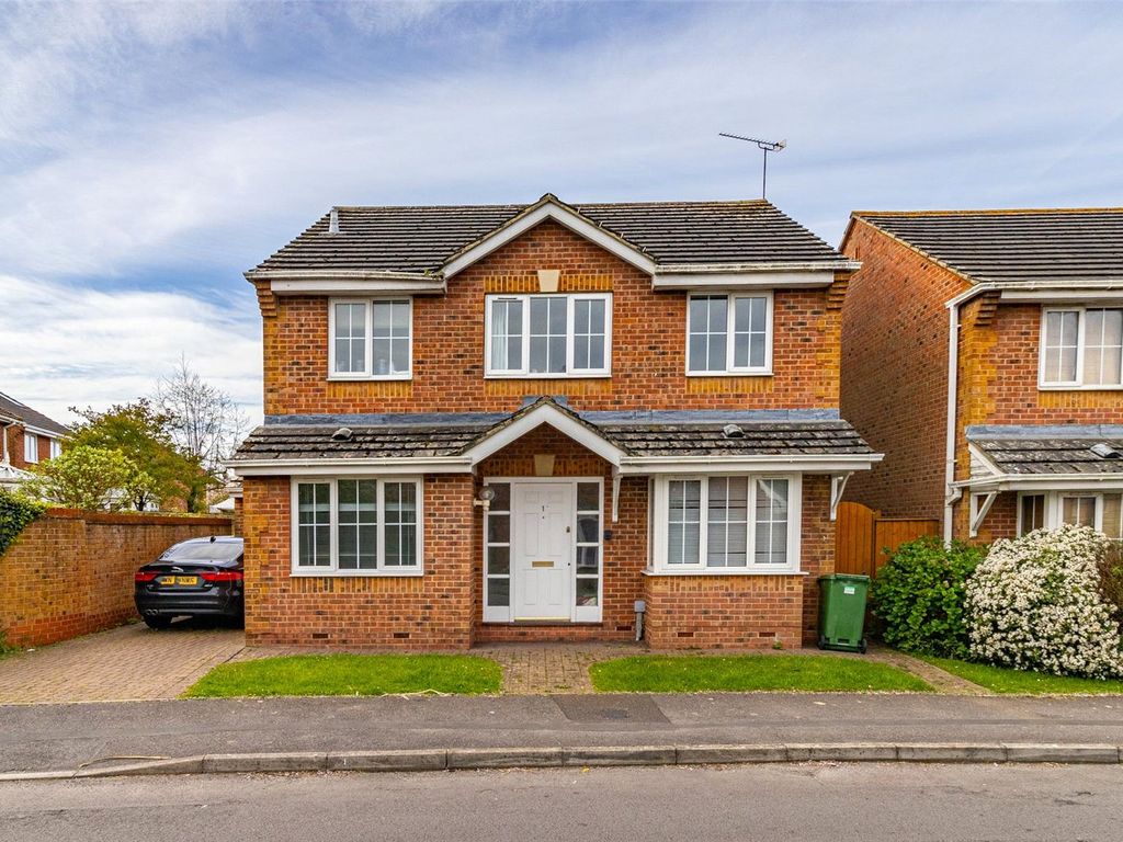 4 bed detached house for sale in Lister Road, Wroughton, Swindon