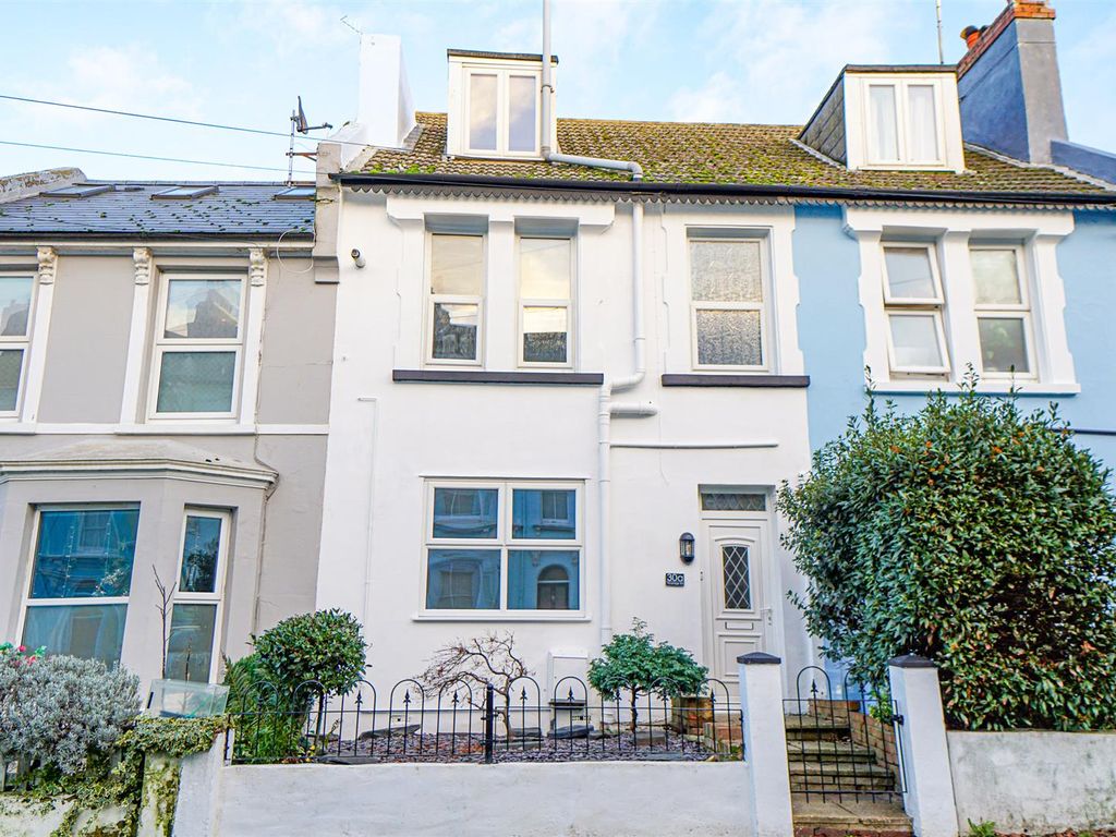 3 bed terraced house for sale in Vicarage Road, Hastings TN34, £350,000