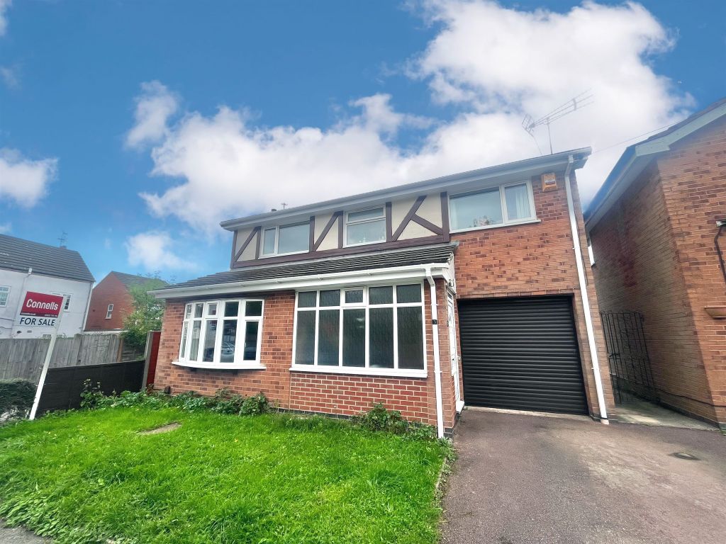 4 bed detached house for sale in Butts Road, Penn, Wolverhampton WV4, £