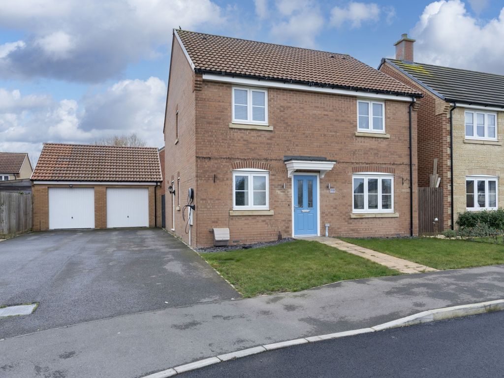 5 bed detached house for sale in Atherton Gardens, Pinchbeck, Spalding, Lincolnshire PE11, £