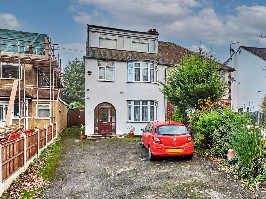 5 bed semidetached house for sale in Batchwood Drive, St. Albans