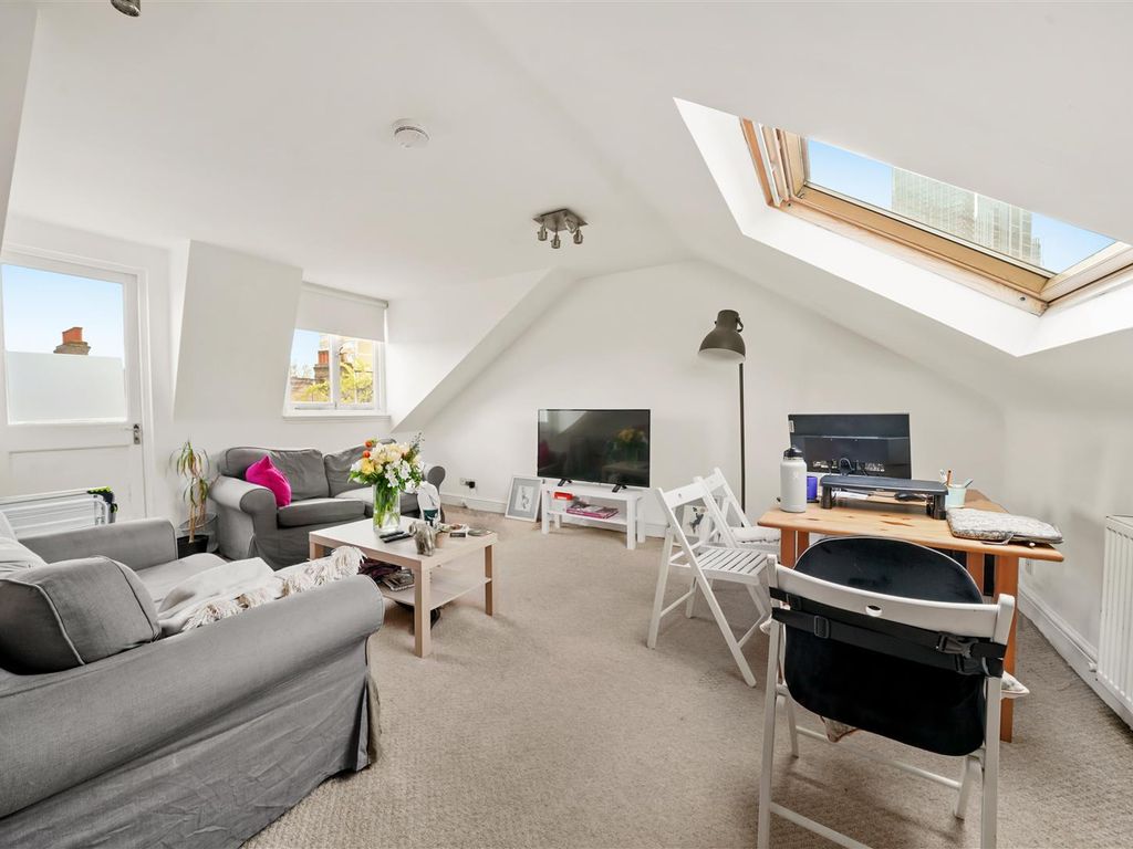 3 bed flat to rent in Bonnington Square, London SW8 Zoopla