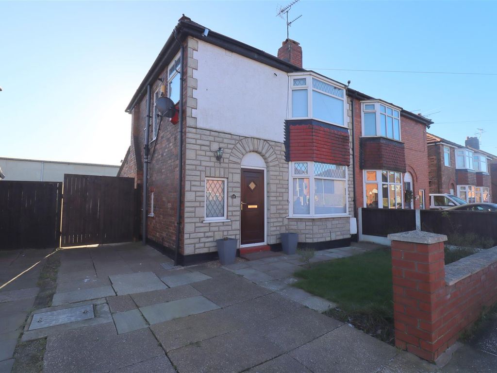 3 bed property to rent in Davenport Avenue, Crewe CW2, £950 pcm Zoopla