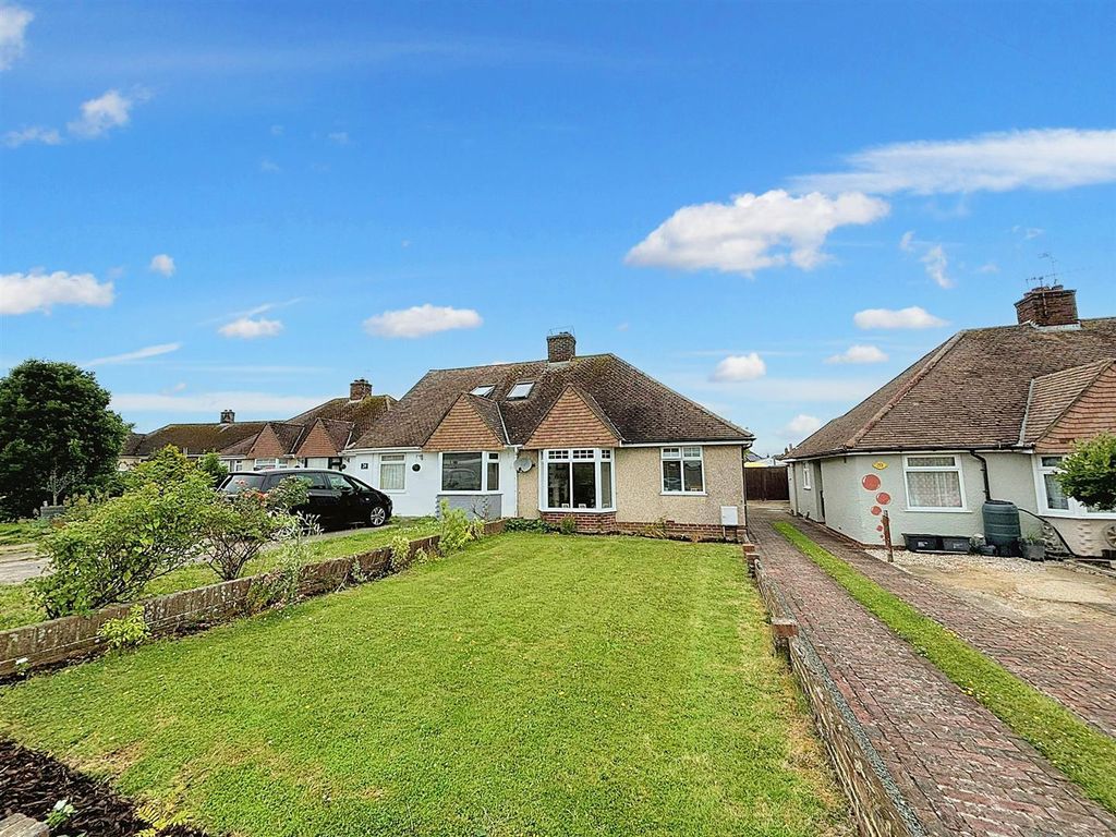 2 bed semidetached bungalow for sale in Oldfield Avenue, Willingdon
