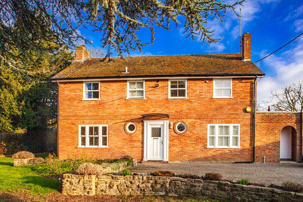 5 bed detached house for sale in Church House, Compton RG20 Zoopla