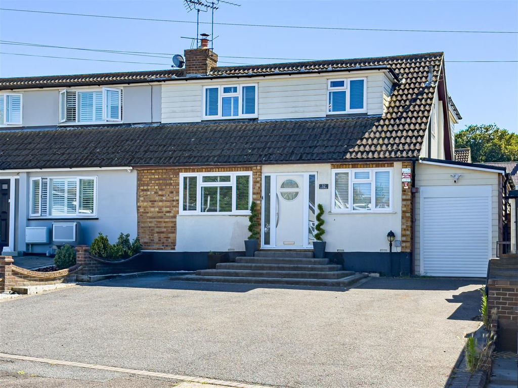 4 bed semidetached house for sale in High Mead, Rayleigh SS6, £550,000