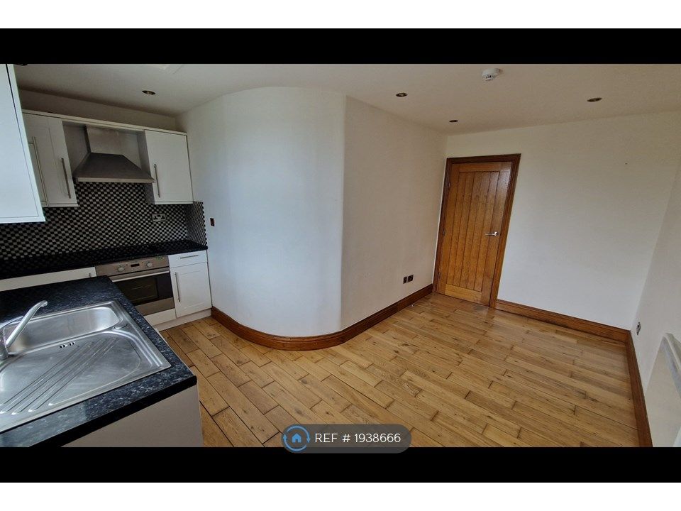 1 bed flat to rent in Windsor Road, Newton Heath M40, £895 pcm Zoopla