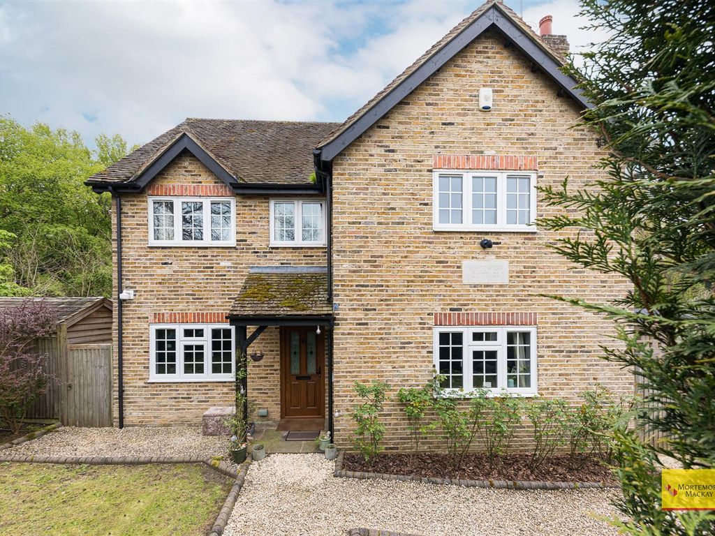 5 bed property for sale in Whitewebbs Road, Enfield EN2 Zoopla