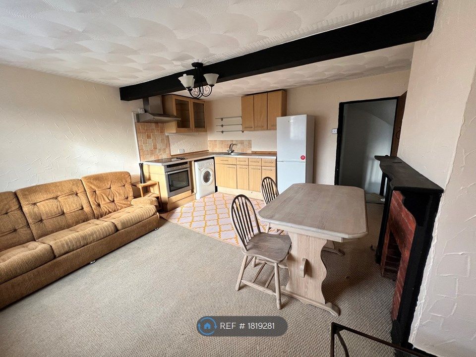 1 bed flat to rent in Radlett Road, Frogmore, St. Albans AL2 2La,, £