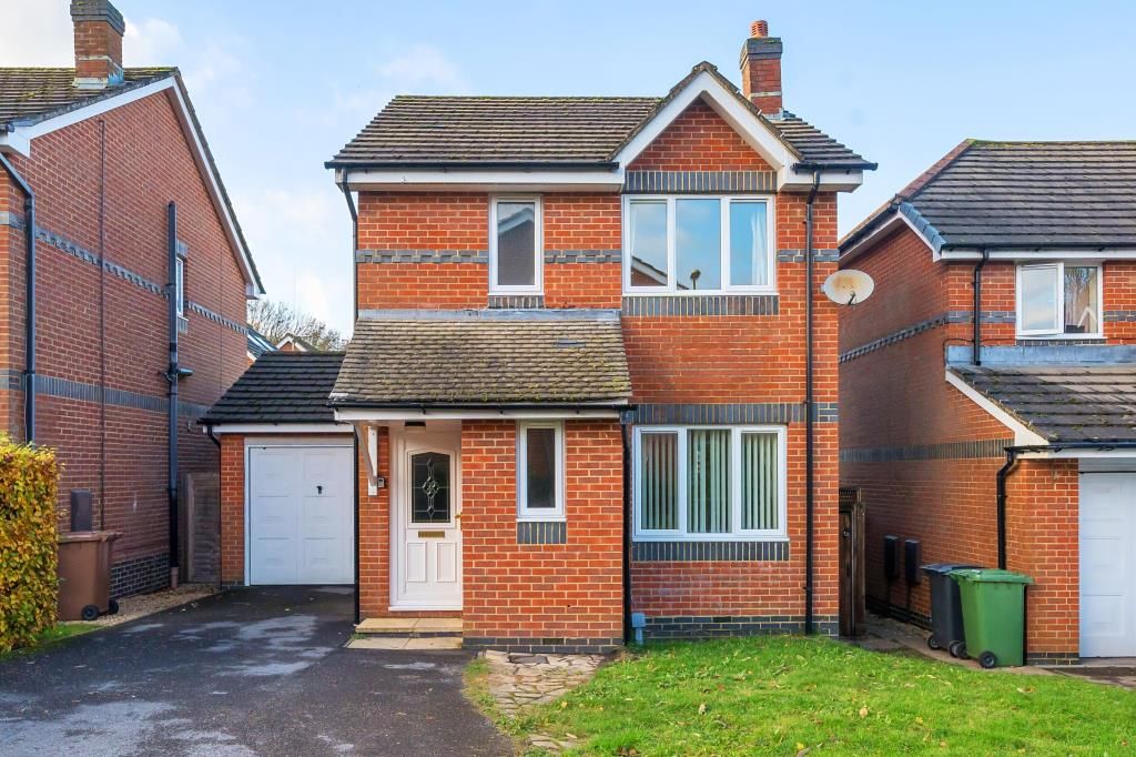 3 bed detached house for sale in Hatch Warren, Basingstoke RG22, £