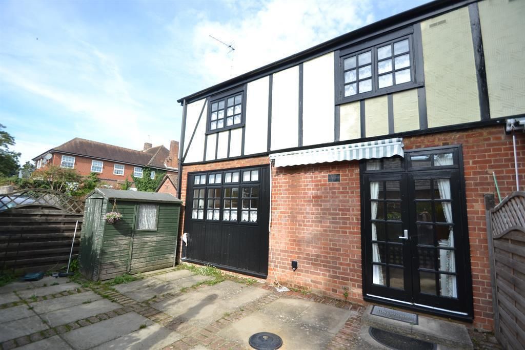 2 bed semidetached house for sale in Baldock Road, Buntingford SG9
