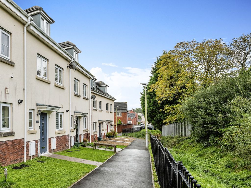 3 bed town house for sale in Mill Leat Lane, Gorseinon, Swansea SA4, £