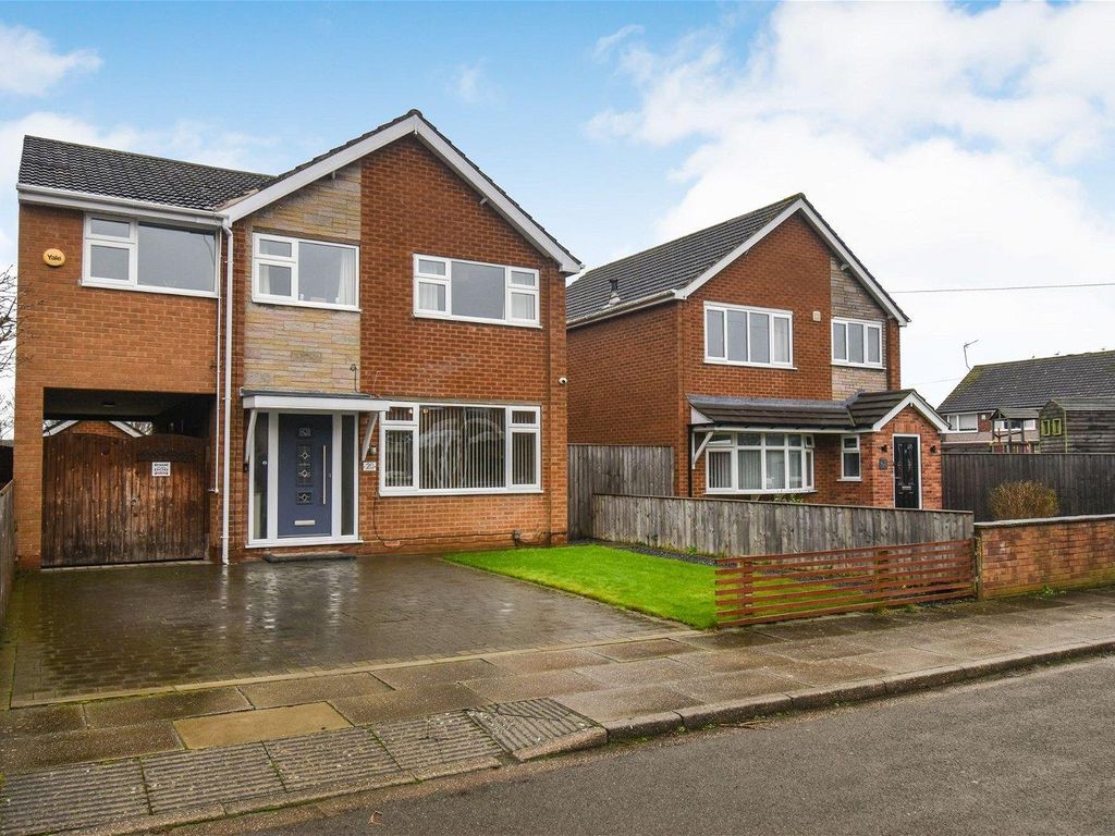 5 bed detached house for sale in Cherry Tree Crescent, Grimsby DN34, £