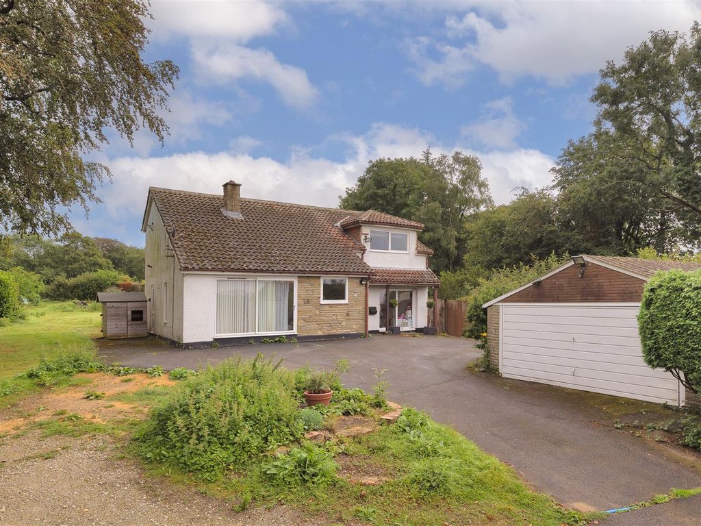 3 bed bungalow for sale in Old Coach Road, Wrotham, Sevenoaks TN15, £