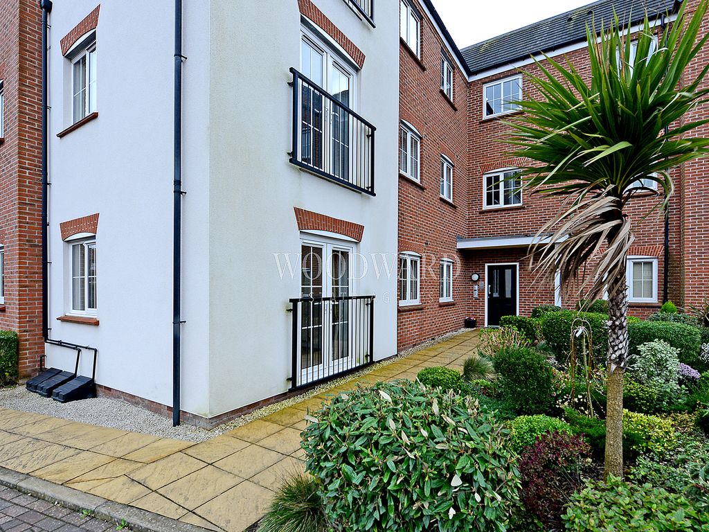 2 bed flat for sale in Denby Bank, Marehay, Ripley DE5, £125,000 Zoopla