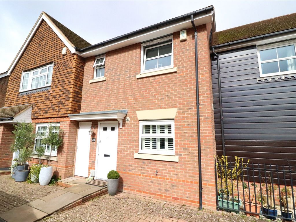 3 bed terraced house for sale in Falconer Road, Fleet, Hampshire GU51