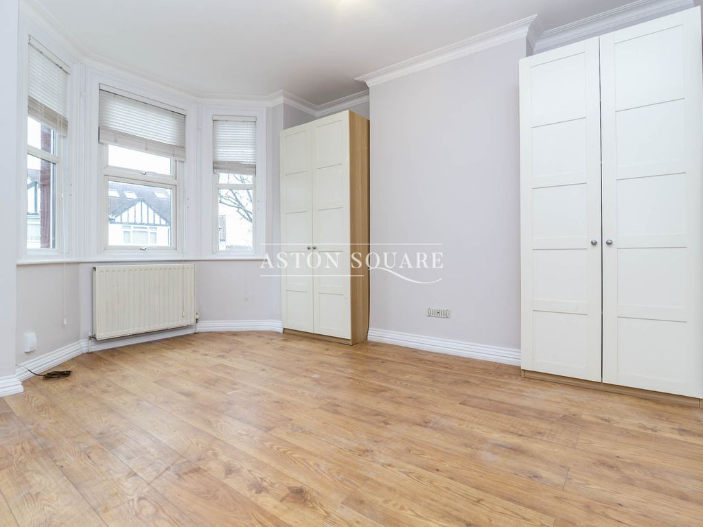 2 bed flat to rent in Hillview Gardens, London NW4, £1,825 pcm Zoopla