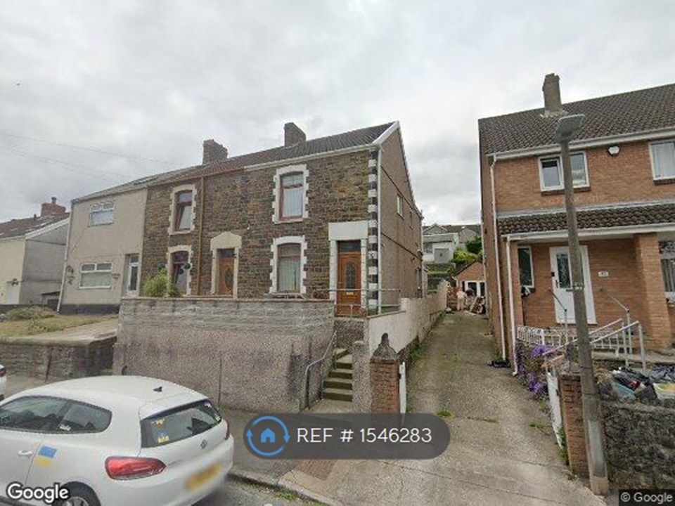 3 bed end terrace house to rent in Pwll Street, Landore, Swansea SA1