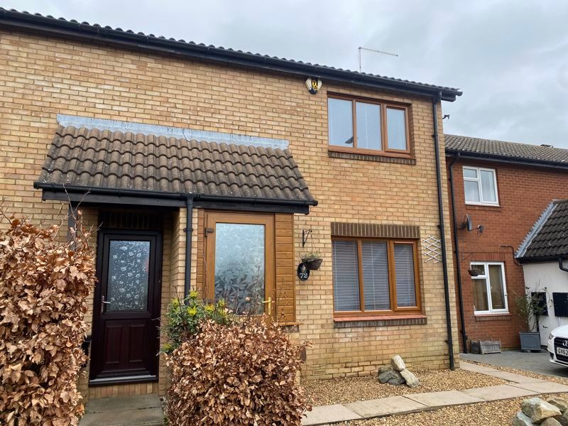 3 bed semidetached house to rent in Barn Owl Close, East Hunsbury