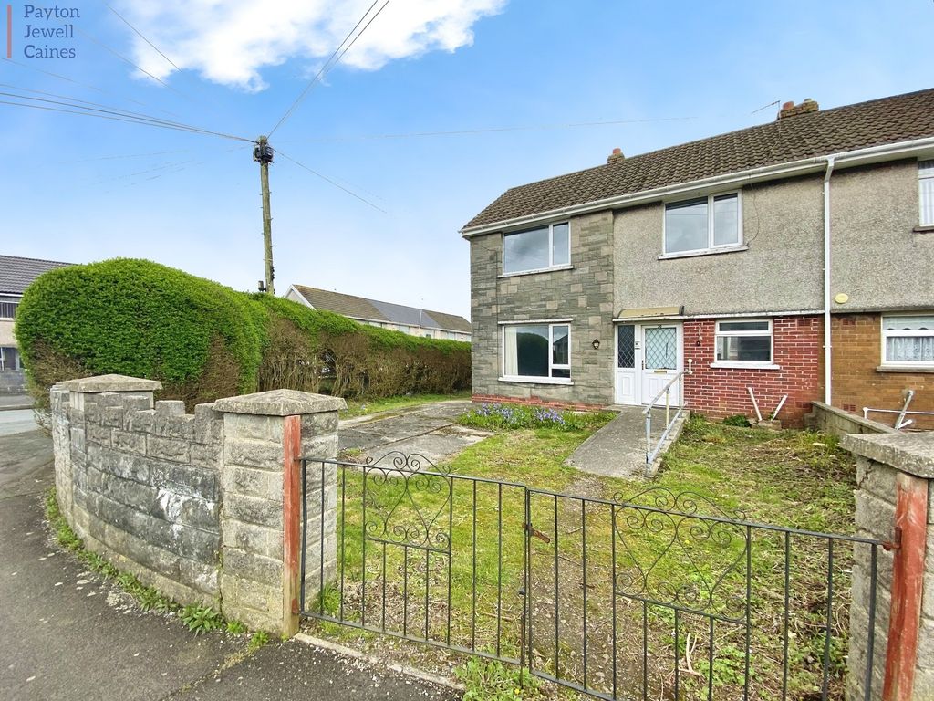 3 bed semidetached house for sale in Bakers Way, Bryncethin, Bridgend
