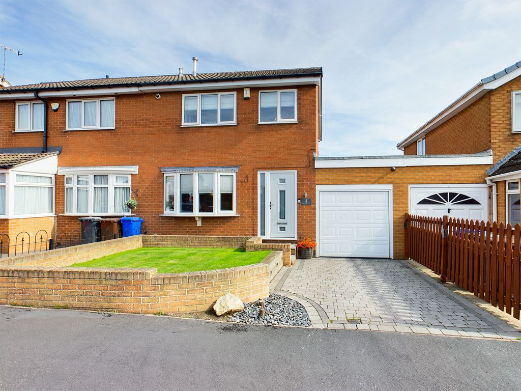 3 bed semidetached house for sale in Ridge View Close, Sheffield S9