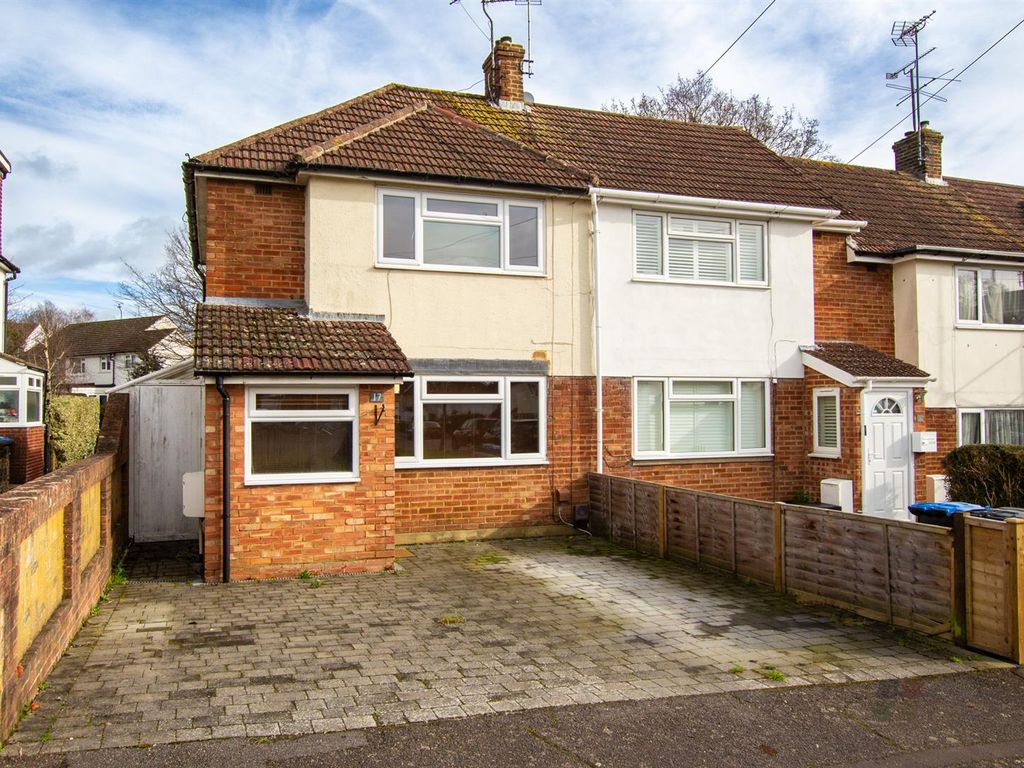 2 bed end terrace house for sale in Orchard Road, Burgess Hill RH15, £