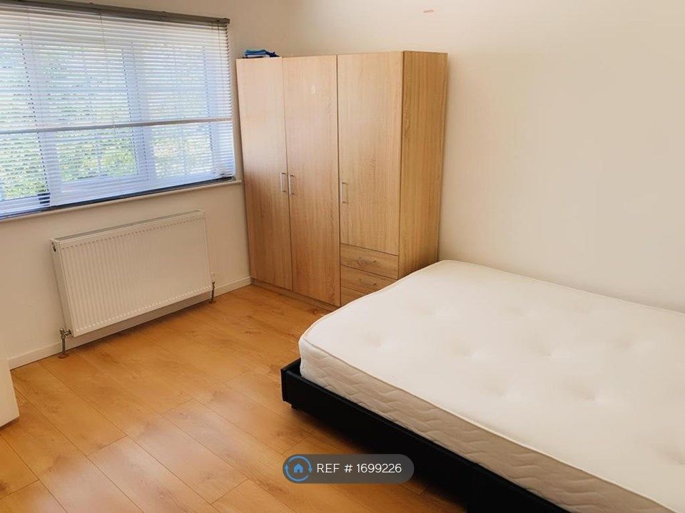 Room to rent in Wimborne Road., Bournemouth BH2 Zoopla