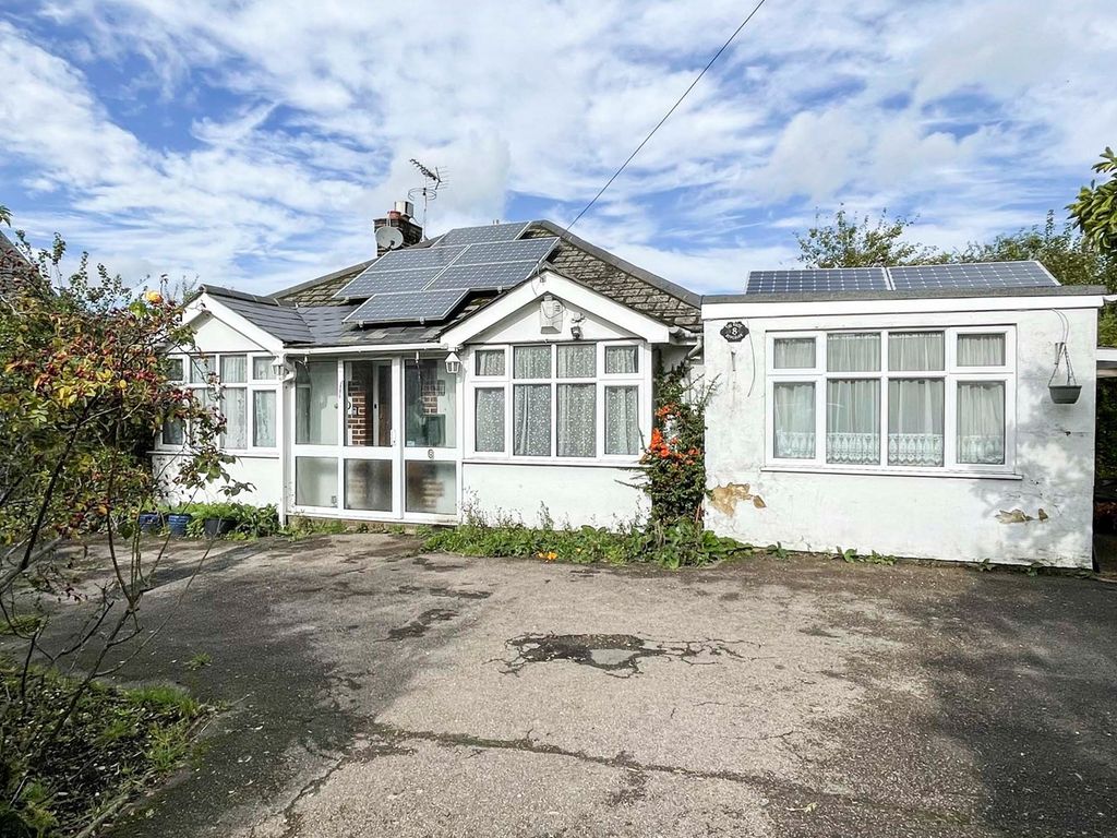 4 bed bungalow for sale in Sheering Mill Lane, Sawbridgeworth CM21, £