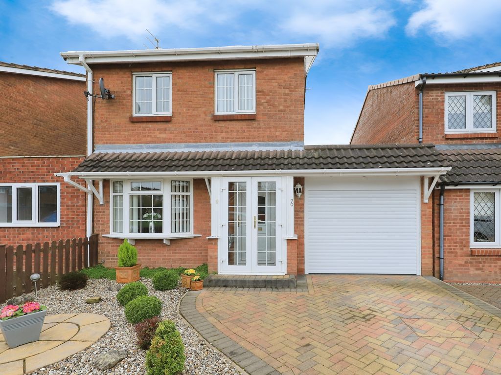 3 bed link detached house for sale in Severn Drive, Wolverhampton