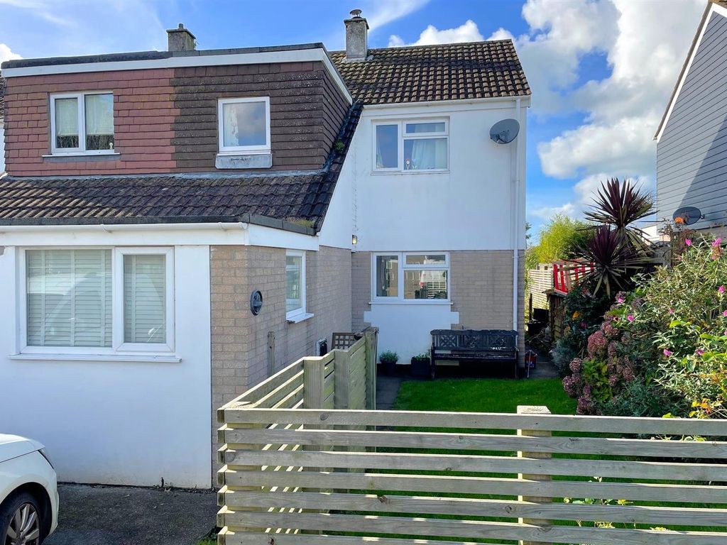 4 bed semidetached house for sale in Quintrell Gardens, Quintrell