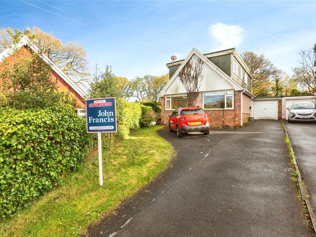 3 bed detached house for sale in Cedar Close, Gowerton, Swansea SA4, £